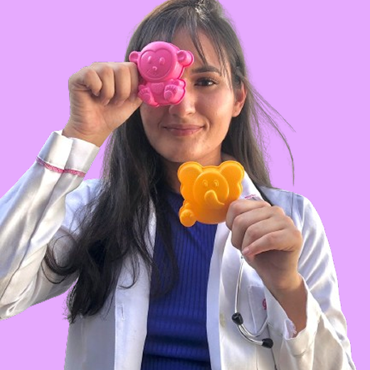 Profissional com brinquedos